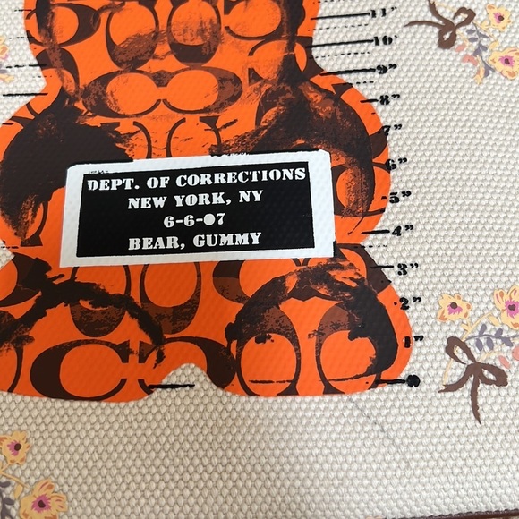 New! COACH vandal most wanted gummy bear large canvas pouch - Picture 9 of 11